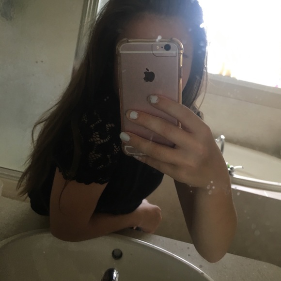 🎀•BLACK CROP TOP WITH LACE SLEEVES•🎀 - Picture 2 of 3